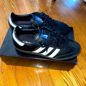 Adidas Sambas.